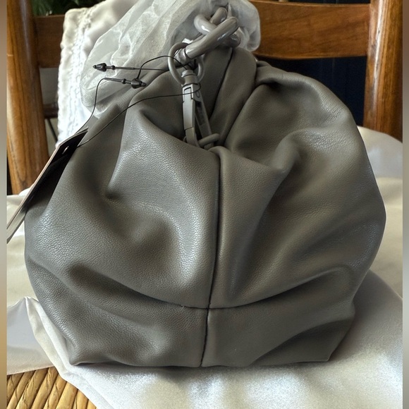 🖤 Badgley Mischka Gray Slouchy Shoulder Bag Soft Faux Leather Chain Strap NWT - Picture 9 of 13